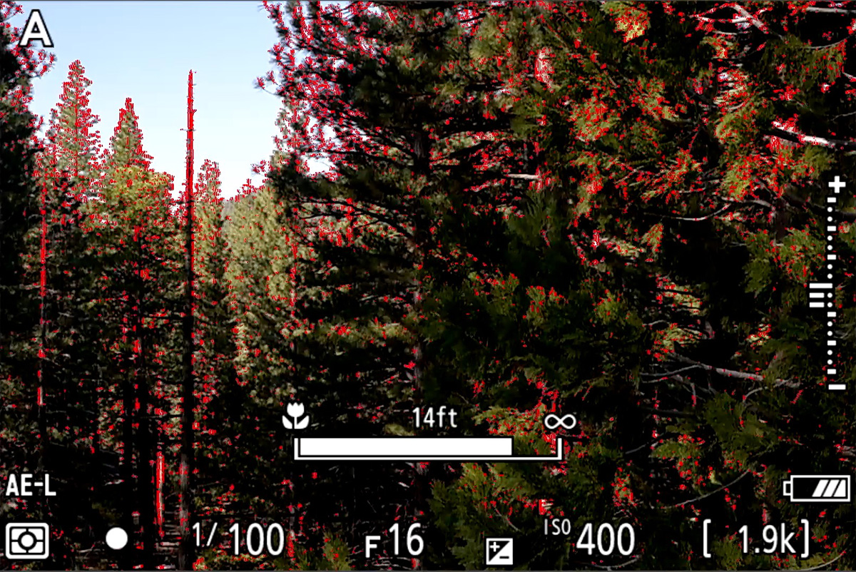 hyperfocal distance with focus peaking