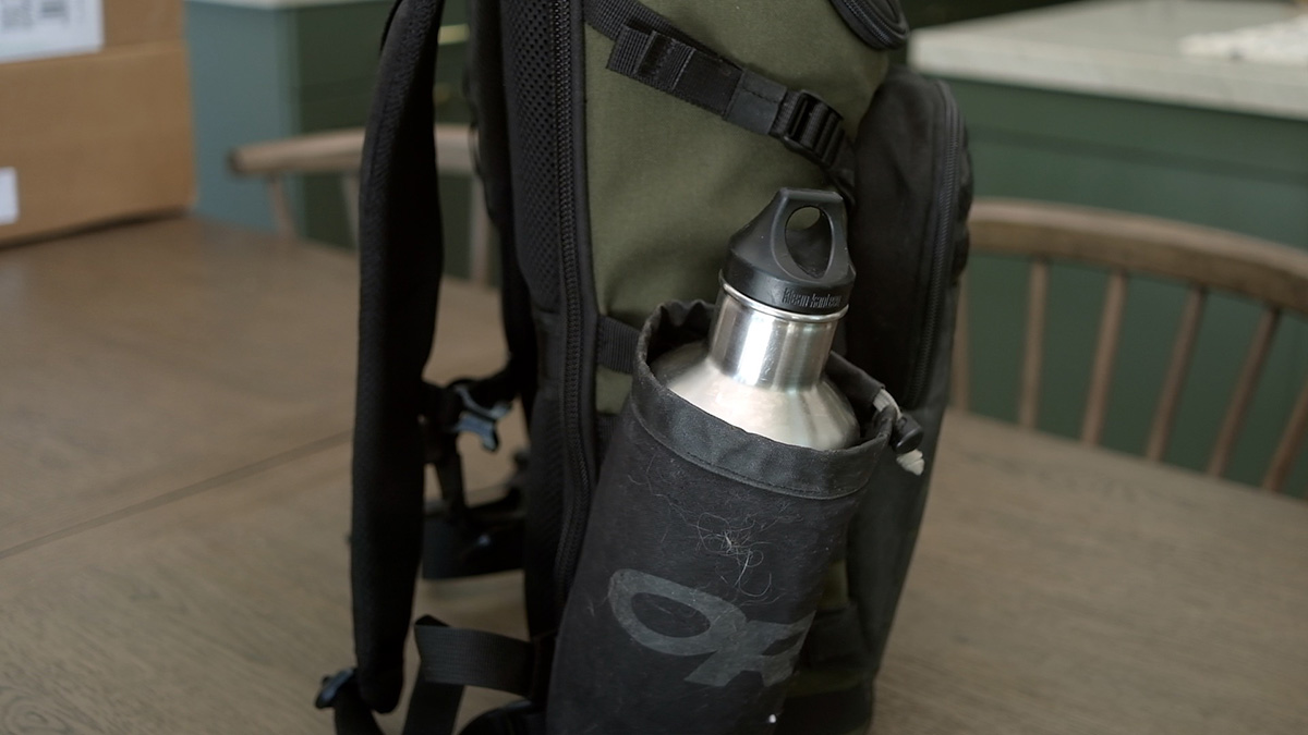 darklight 14l water bottle holder